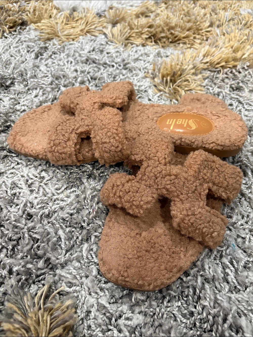 SHEIN Plush Crisscross Sherpa Slide Sandals in Brown